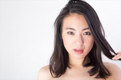 薄毛や白髪の原因かも!?髪に与える様々な要因